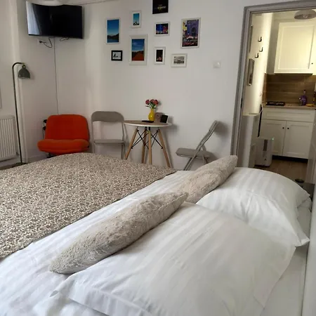 Traveler's Nest - Old Town Hideaway Brasov